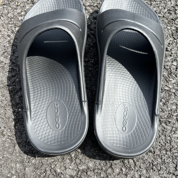 Oofos OOahh Slide Sandal Recovery Padded Shoe Black Size Men's 9 Women's 11 US - Picture 2 of 5